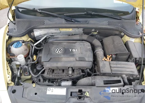 2015 Volkswagen Beetle 1.8T Fleet Edition из США, поврежденный, VIN 3VWF17AT5FM637655